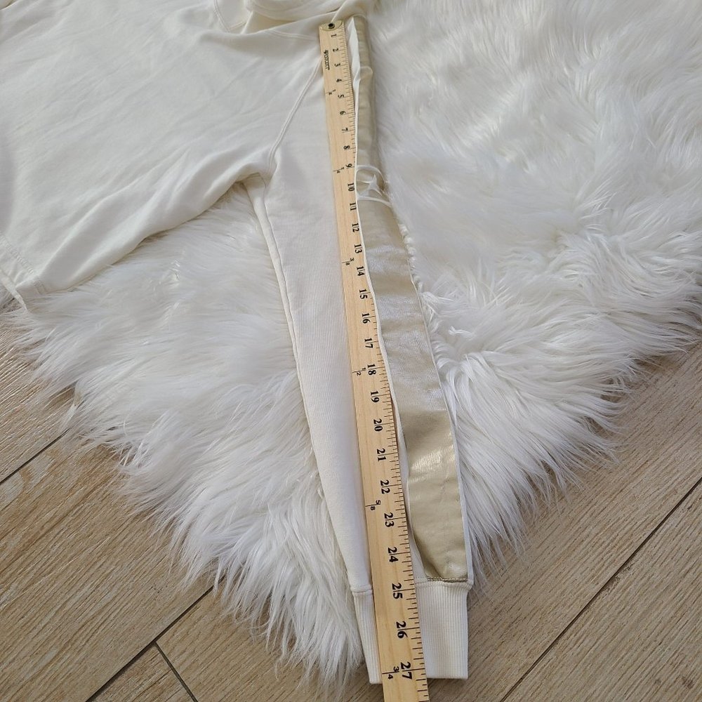 Converse Off White Cropped Cotton French Terry Pullover Hoodie  Womens SP - Picture 9 of 13